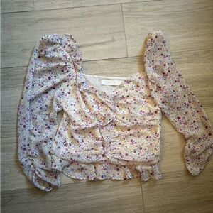 ASTR The Label -Floral Top